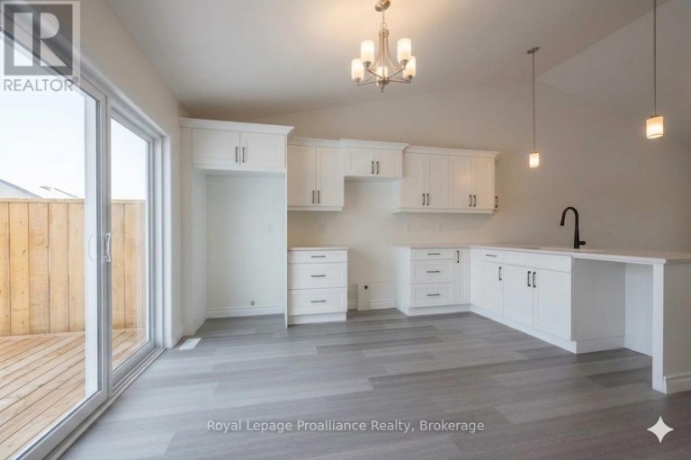 121 FARRINGTON CRESCENT, Prince Edward County (Picton Ward), Ontario, K0K2T0