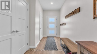 25 - 17 NICHOLSON STREET Lucan Biddulph (Lucan) Ontario photo 2