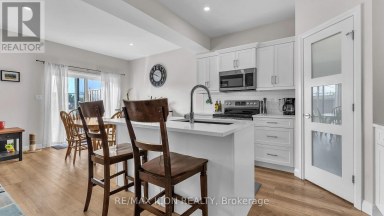 25 - 17 NICHOLSON STREET Lucan Biddulph (Lucan) Ontario photo 4