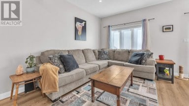 25 - 17 NICHOLSON STREET Lucan Biddulph (Lucan) Ontario photo 8