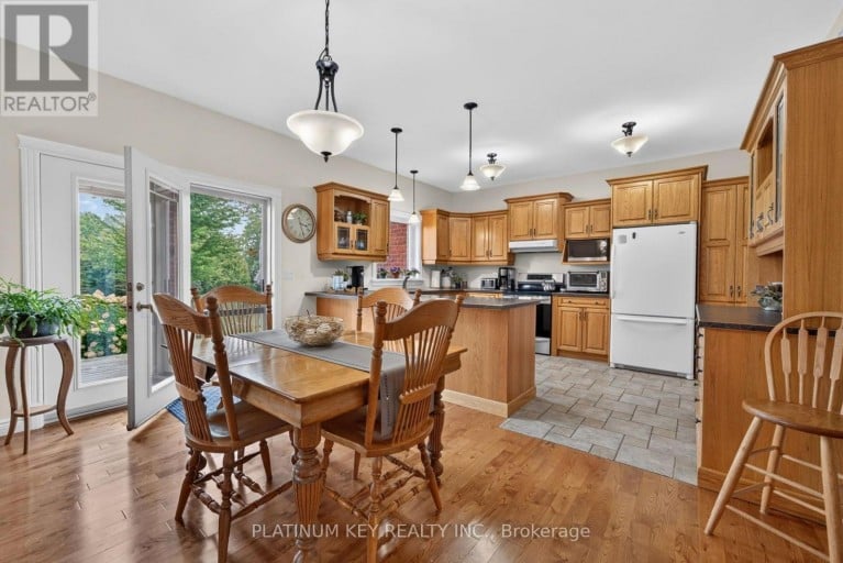 653 PETER STREET, Strathroy-Caradoc (Melbourne), Ontario, N0L1T0