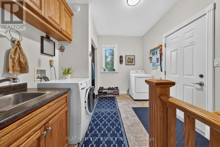 653 PETER STREET, Strathroy-Caradoc (Melbourne), Ontario, N0L1T0