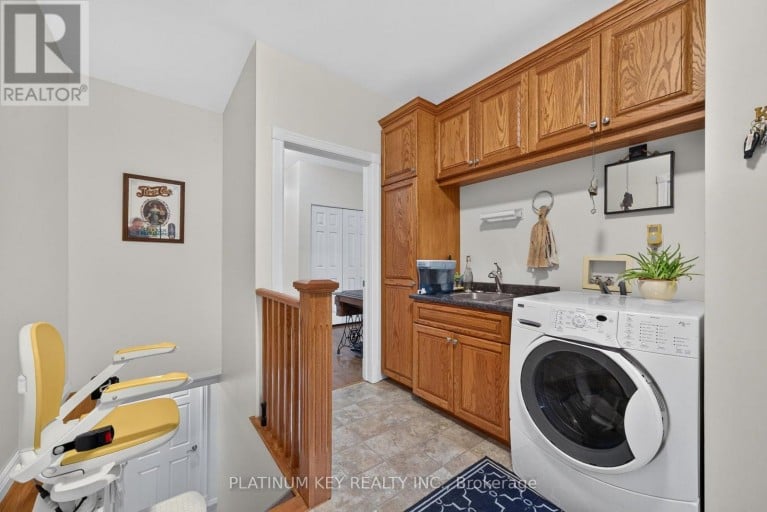 653 PETER STREET, Strathroy-Caradoc (Melbourne), Ontario, N0L1T0