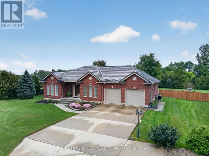 653 PETER STREET, Strathroy-Caradoc (Melbourne), Ontario, N0L1T0