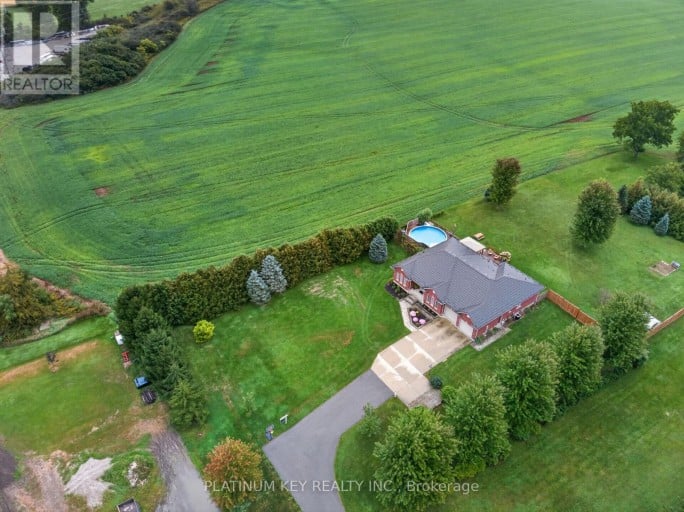 653 PETER STREET, Strathroy-Caradoc (Melbourne), Ontario, N0L1T0