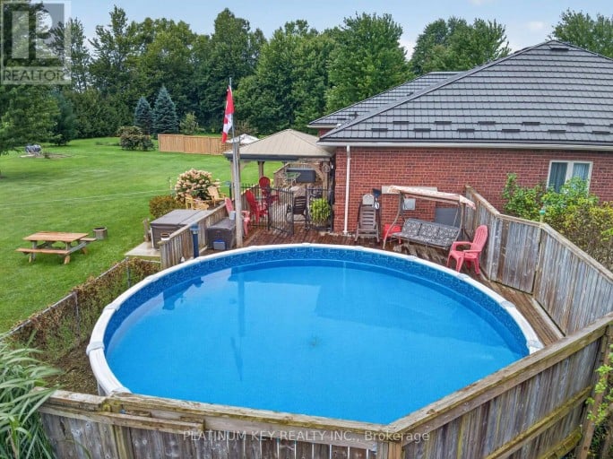 653 PETER STREET, Strathroy-Caradoc (Melbourne), Ontario, N0L1T0