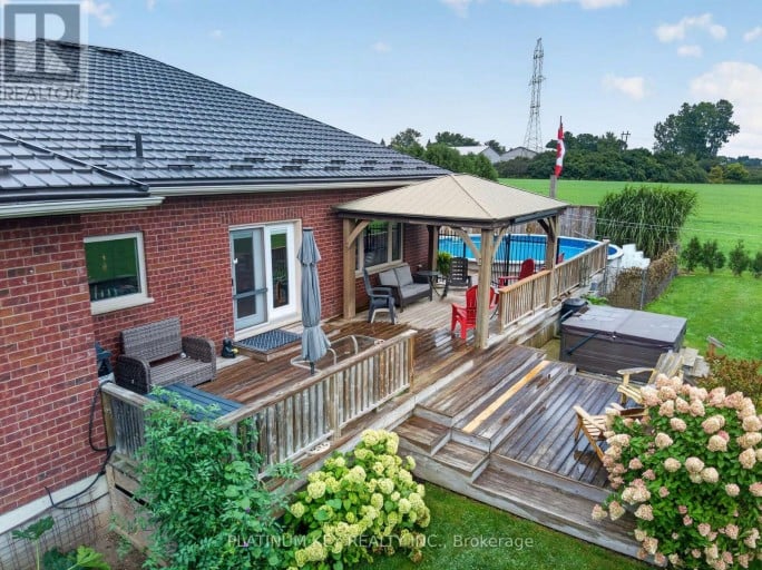 653 PETER STREET, Strathroy-Caradoc (Melbourne), Ontario, N0L1T0