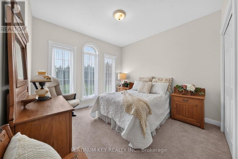 653 PETER STREET, Strathroy-Caradoc (Melbourne), Ontario, N0L1T0
