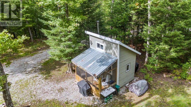 1914 KENNISIS LAKE ROAD, Dysart et al (Guilford), Ontario, K0M1S0