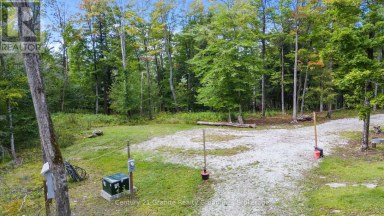 1914 KENNISIS LAKE ROAD Dysart et al (Guilford) Ontario photo 9