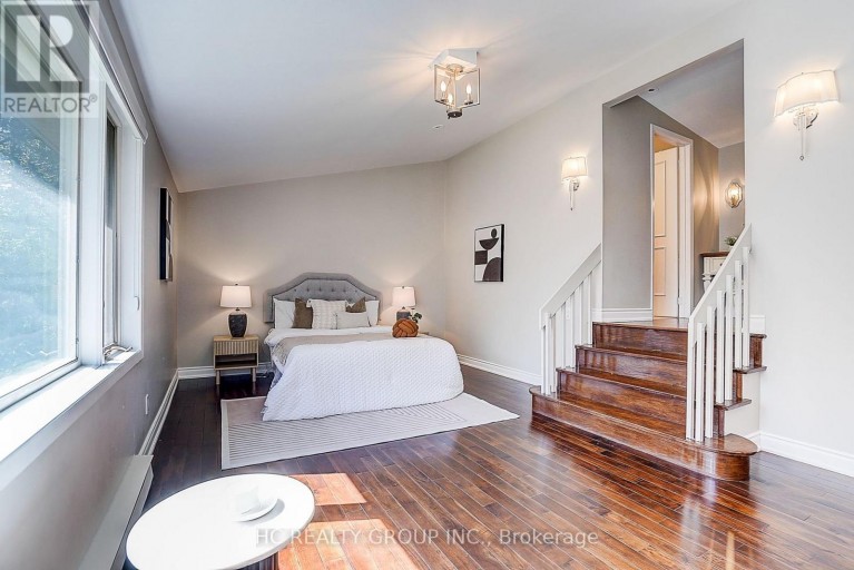 19 LOWER LINKS ROAD, Toronto (St. Andrew-Windfields), Ontario, M2P1H5