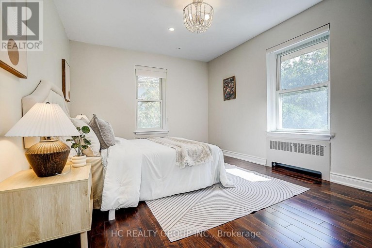 19 LOWER LINKS ROAD, Toronto (St. Andrew-Windfields), Ontario, M2P1H5