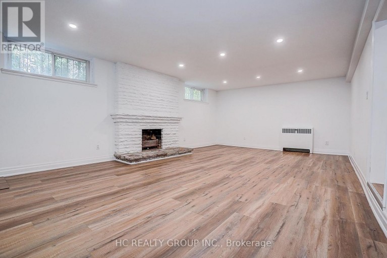 19 LOWER LINKS ROAD, Toronto (St. Andrew-Windfields), Ontario, M2P1H5