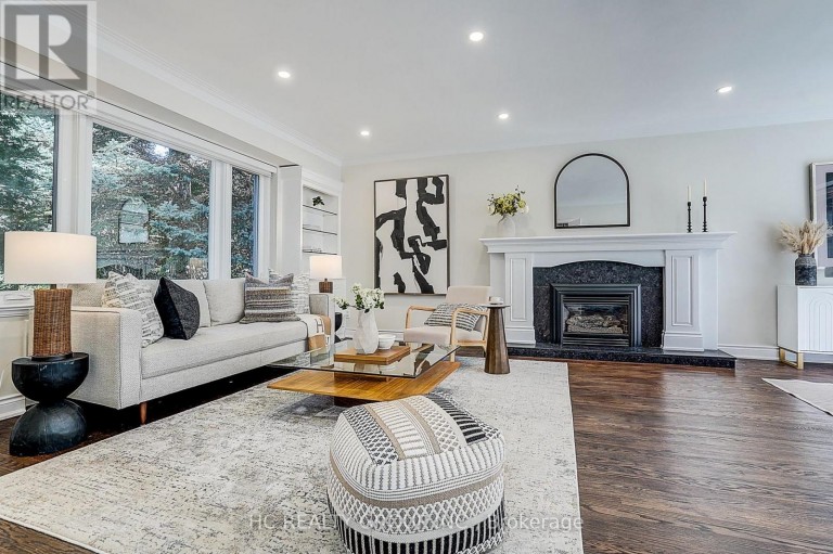 19 LOWER LINKS ROAD, Toronto (St. Andrew-Windfields), Ontario, M2P1H5
