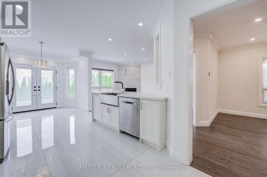15 MIRANDO STREET Richmond Hill (Westbrook) Ontario photo 11