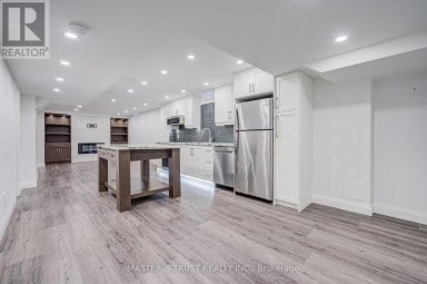 15 MIRANDO STREET Richmond Hill (Westbrook) Ontario photo 27