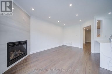 15 MIRANDO STREET Richmond Hill (Westbrook) Ontario photo 6