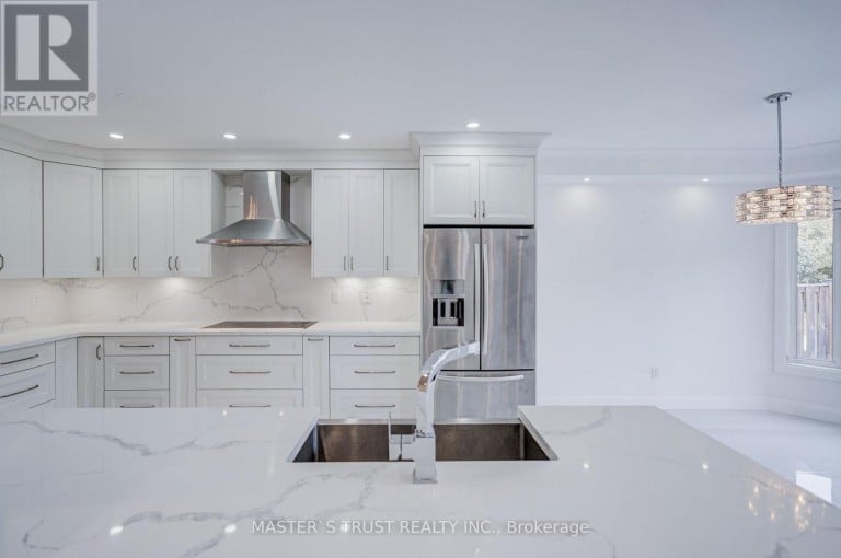 15 MIRANDO STREET, Richmond Hill (Westbrook), Ontario, L4S2W8