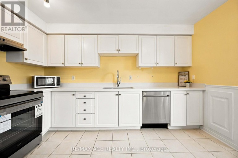 16 WHITE'S HILL AVENUE, Markham (Cornell), Ontario, L6B1C1