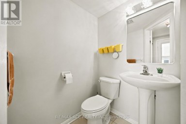 16 WHITE'S HILL AVENUE Markham (Cornell) Ontario photo 15