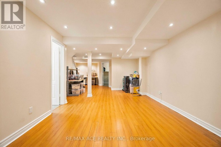 16 WHITE'S HILL AVENUE, Markham (Cornell), Ontario, L6B1C1
