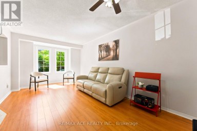 16 WHITE'S HILL AVENUE Markham (Cornell) Ontario photo 5