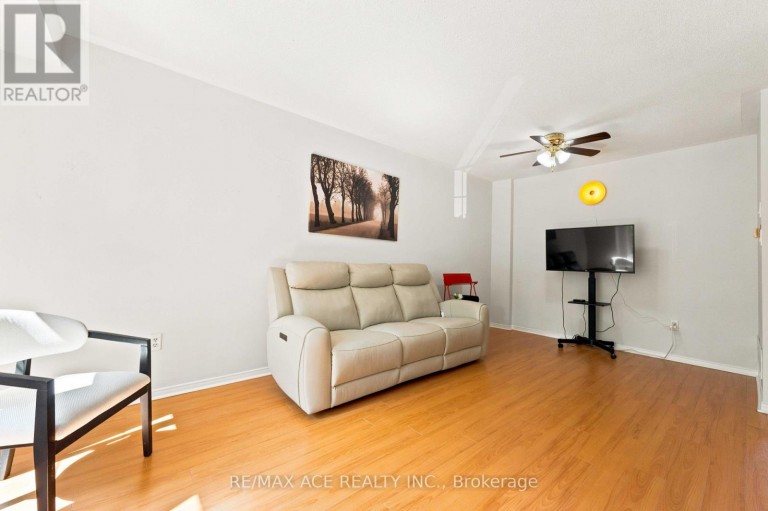 16 WHITE'S HILL AVENUE, Markham (Cornell), Ontario, L6B1C1