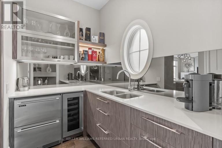 61 RIA COURT, King (King City), Ontario, L7B0N5