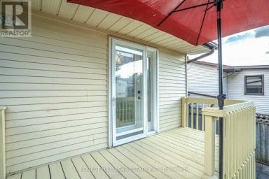 UPPER - 18 SHANNON STREET Orillia Ontario photo 12