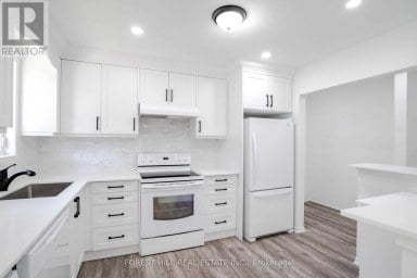 UPPER - 18 SHANNON STREET Orillia Ontario photo 3