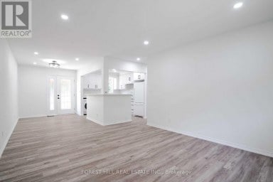 UPPER - 18 SHANNON STREET Orillia Ontario photo 6
