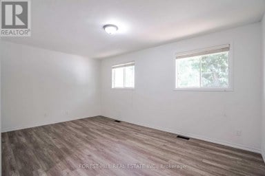 UPPER - 18 SHANNON STREET Orillia Ontario photo 7