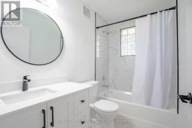 UPPER - 18 SHANNON STREET Orillia Ontario photo 9