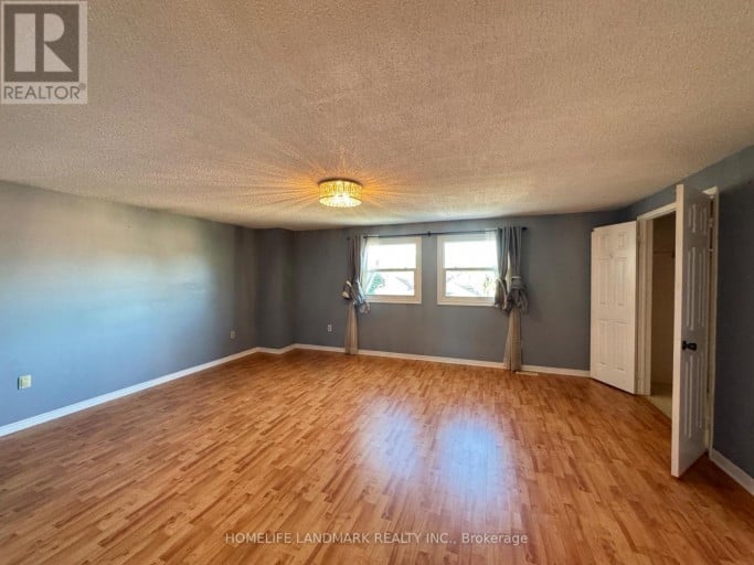 23 WALLACE DRIVE, Barrie (Northwest), Ontario, L4N7E2