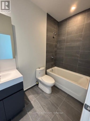 1102 - 39 MARY STREET, Barrie (City Centre), Ontario, L4N1S9