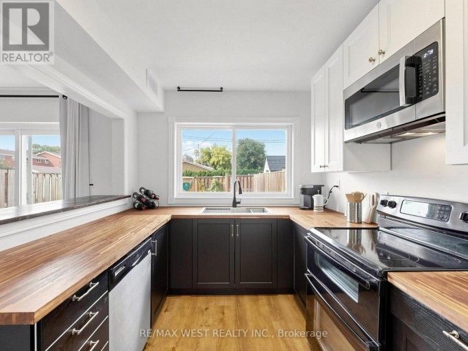 6 - 2027 BLUEFIELDS DRIVE, Burlington (Mountainside), Ontario, L7P1J9