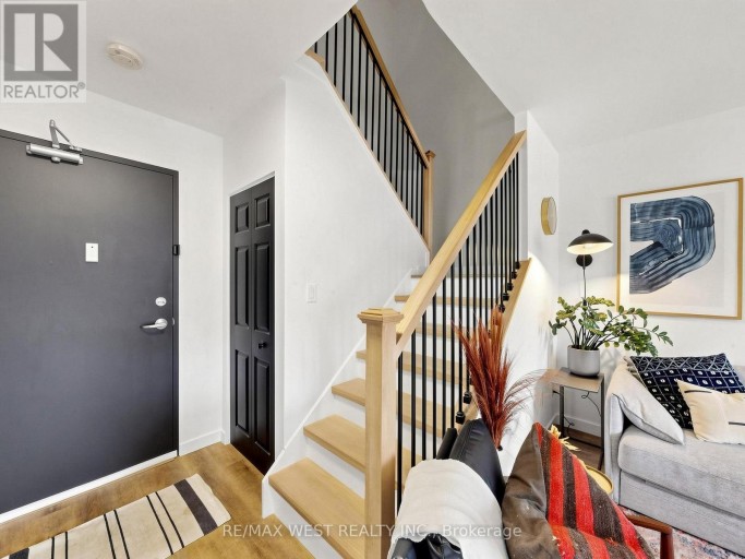 6 - 2027 BLUEFIELDS DRIVE, Burlington (Mountainside), Ontario, L7P1J9