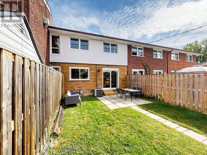 6 - 2027 BLUEFIELDS DRIVE, Burlington (Mountainside), Ontario, L7P1J9