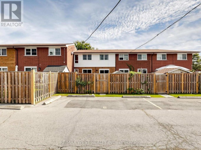 6 - 2027 BLUEFIELDS DRIVE, Burlington (Mountainside), Ontario, L7P1J9