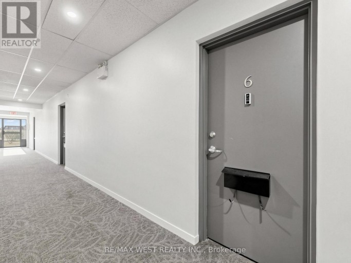 6 - 2027 BLUEFIELDS DRIVE, Burlington (Mountainside), Ontario, L7P1J9