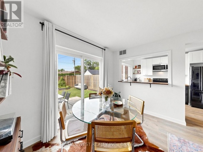 6 - 2027 BLUEFIELDS DRIVE, Burlington (Mountainside), Ontario, L7P1J9