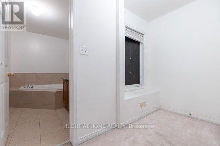 94 JIM BAIRD MEWS, Toronto (Downsview-Roding-CFB), Ontario, M3L0C4