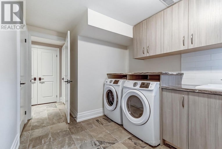 1569 WEMBURY ROAD, Mississauga (Lorne Park), Ontario, L5J2L8