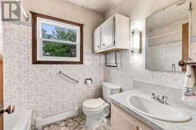 20 GORDON STREET Belleville (Belleville Ward) Ontario photo 14
