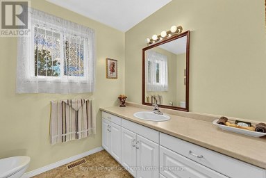 514 MILLER STREET Meaford Ontario photo 20