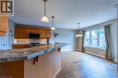 70 SPARROW Way Port Dover Ontario photo 11
