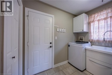 70 SPARROW Way Port Dover Ontario photo 18