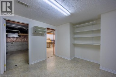 70 SPARROW Way Port Dover Ontario photo 37