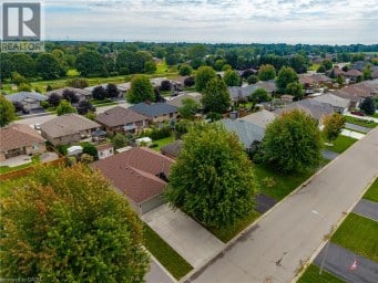 70 SPARROW Way Port Dover Ontario photo 4