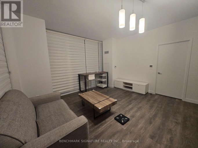 3311 - 8 EGLINTON AVENUE E, Toronto (Mount Pleasant West), Ontario, M4P0C1